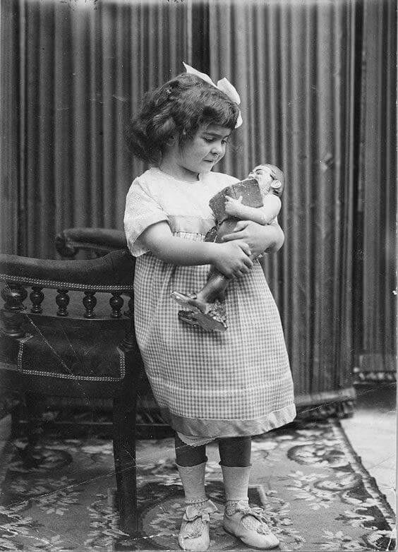 Frida Kahlo's Biography - Frida at 4 years old