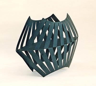 Concrezione 5941, scultura in alluminio dipinto di Luiz Sacilotto, 1959