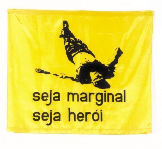 Bandeira-poema Seja Marginal, Seja Herói de Hélio Oiticica