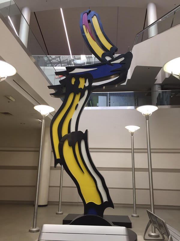 Pinceladas en Vuelo. Roy Lichtenstein. 1983. Aeropuerto Internacional de Port Columbus.