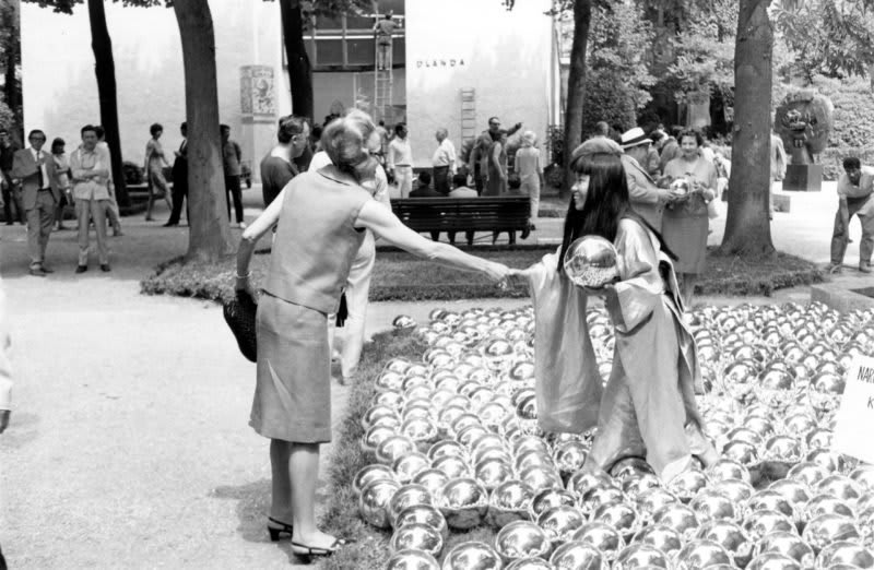 Narcissus Garden. Yayoi Kusama. 1966. Bienal de Venecia.