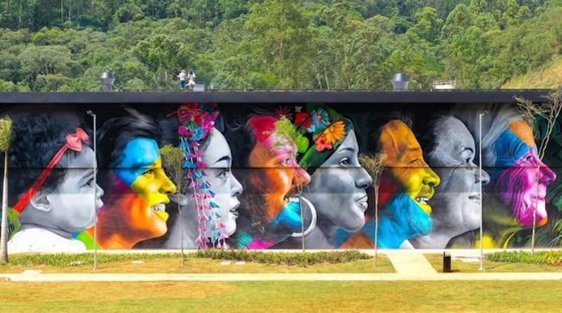 La línea de la vida: Este mural de 600 metros cuadrados fue realizado en diciembre de 2020 en el kilómetro 44 de la Autopista Castello Branco, en São Paulo. El artista declaró sobre su obra: “Fue tan difícil 2020 que no dejo de pensar en el tiempo que perdimos. No este año, por la pandemia, sino al tiempo que ya veníamos perdiendo antes, por no dar el debido valor a la familia, a los amigos, a nuestros semejantes. El paso por esta vida es breve, así que quise transmitir este mensaje. Perdonemos más, abracemos más y, principalmente, respetemos más.”