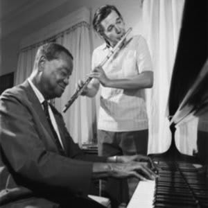 Tom Jobim am Klavier