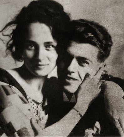 René Magritte e sua moglie Georgette. Foto del 1922