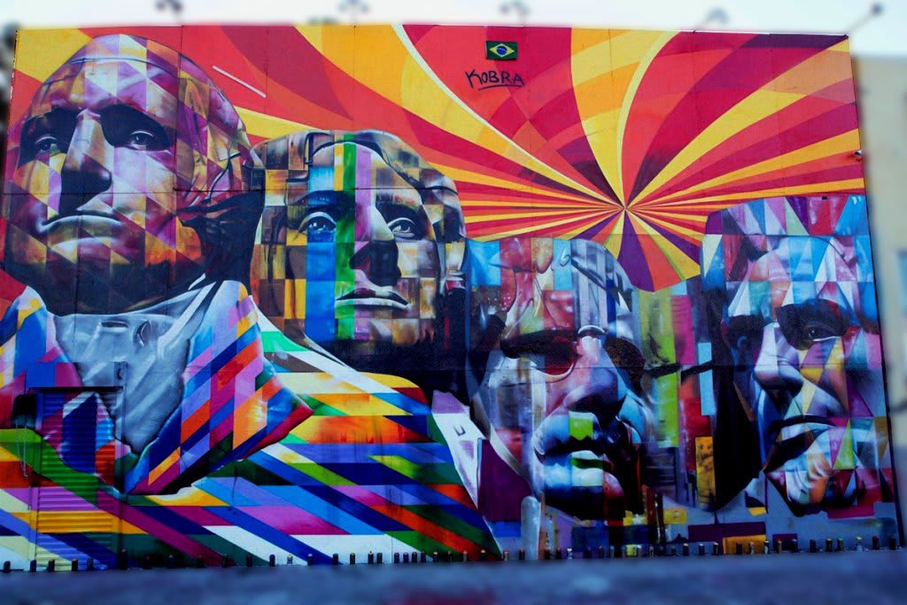 Biographie d'Eduardo Kobra - Cette fresque est une relecture qui dépeint les quatre anciens présidents des États-Unis sculptés sur le Mont Rushmore, dans le Dakota du Sud.