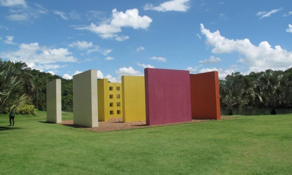 Penetrável Magic Square nº 5 De Luxe. Hélio Oiticica. Localização: Instituto Inhotim (Brumadinho- MG).