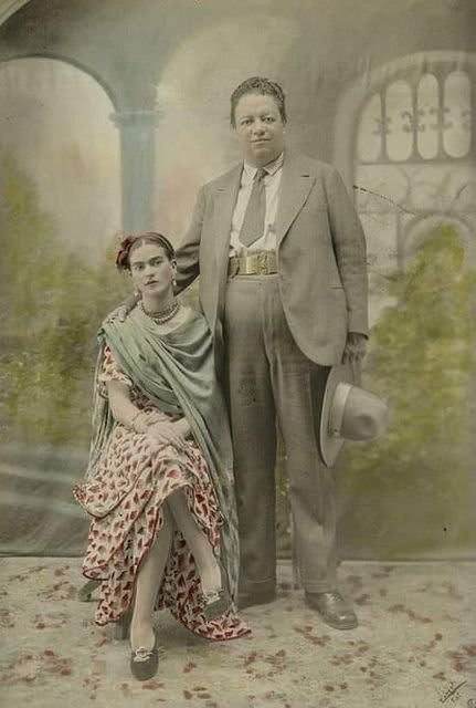 Frida Kahlo e Diego Rivera, uniti in uno scatto iconico