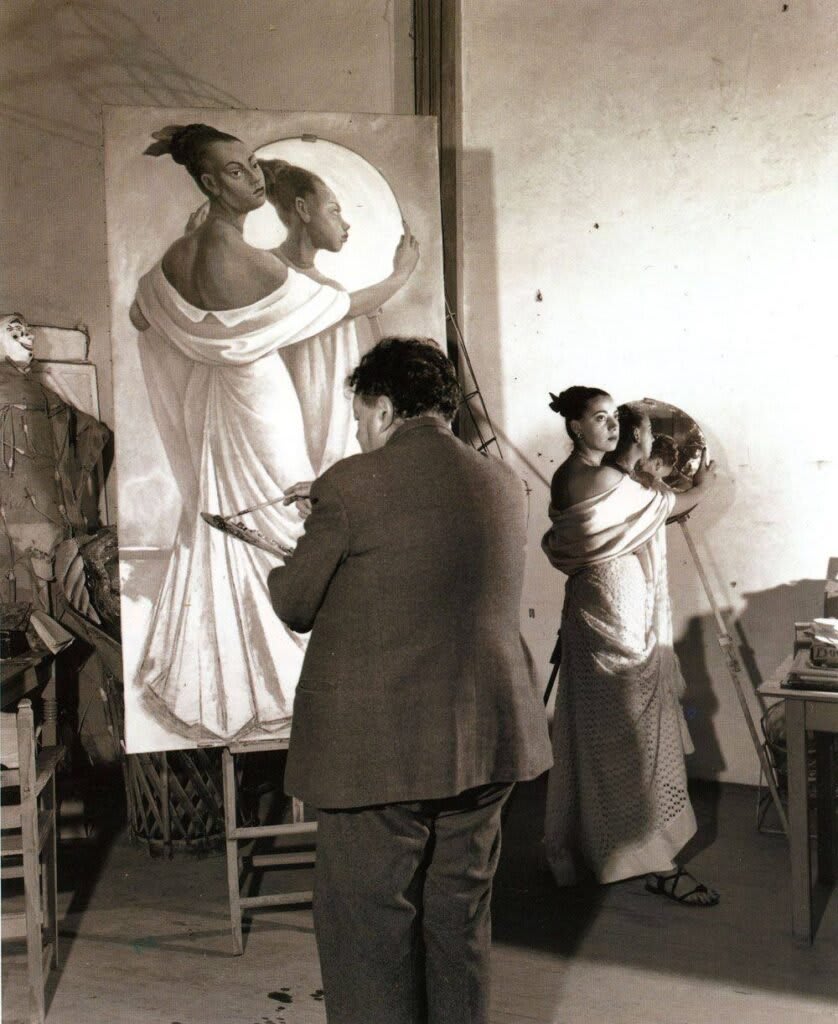 Diego Rivera ritratto nel suo studio nel 1949
