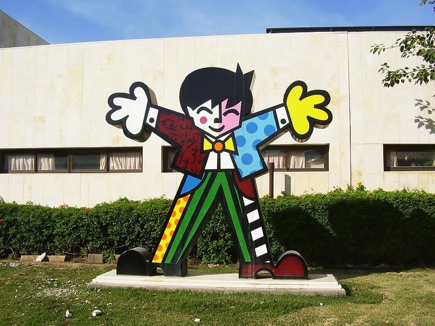 Ein farbenfrohes Gemälde von Romero Britto